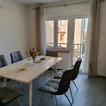 Zoran Vukusic Apartment *
